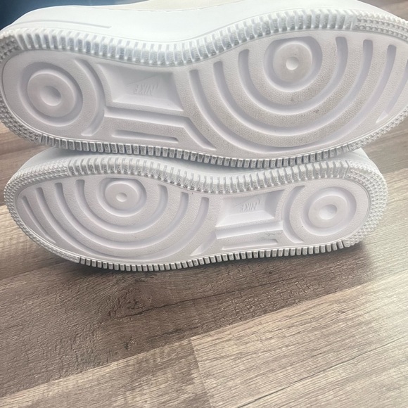 Nike light cream Mules with Perforated Design - Picture 6 of 10